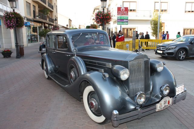 La Plaza del Ayuntamiento de Torre-Pacheco se convirtió en un museo de coches de época