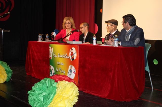 Mª Carmen Pérez presenta su libro con fines benéficos “Las divertidas rimas de Mary”