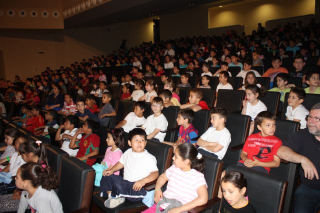 ‘Payasos en Peligro’ una obra de teatro para concienciar a niños y mayores sobre los riesgos derivados de conductas viales incorrectas