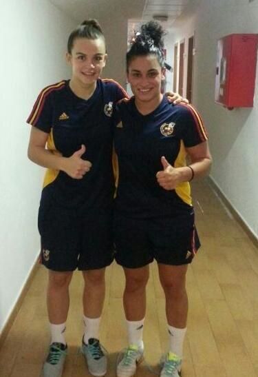 Las jugadoras del Roldan FSF, Marta Peñalver y Mayte Mateo, con la selección española en el Campeonato Universitario Mundial de Fútbol Sala