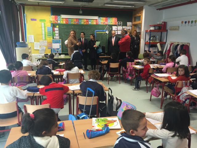 HIDROGEA entrega equipos informáticos a la Asociación Prometeo y al Colegio Nuestra Señora del Rosario de Torre-Pacheco