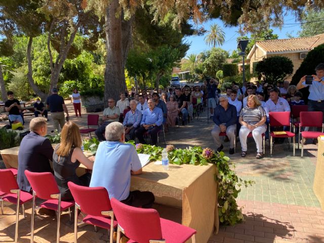 Homenaje a Hilario Buendía y María del Carmen Gómez profesores del CIFEA Torre Pacheco