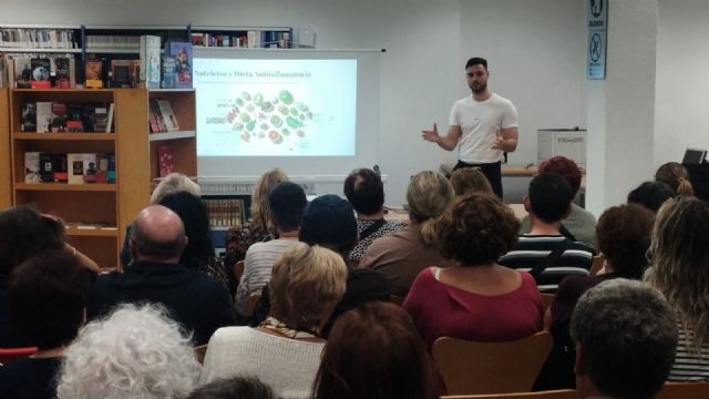Éxito del ciclo de charlas 'A TU SALUD', que concluye con 'Alimentación antiinflamatoria: energía y salud desde dentro'