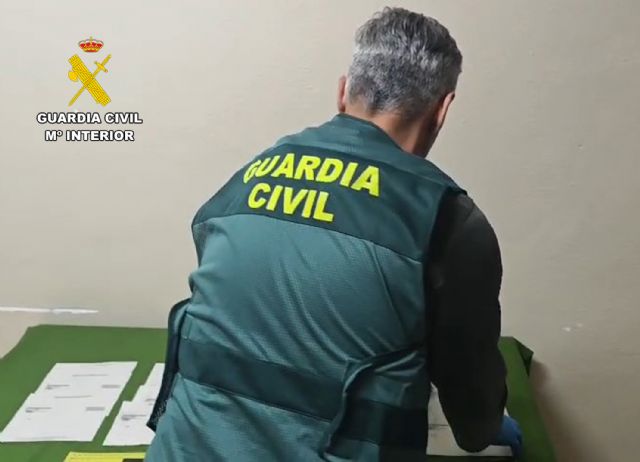 La Guardia Civil detiene a un vecino de Torre Pacheco por falsificar, hasta en 30 ocasiones, una receta médica