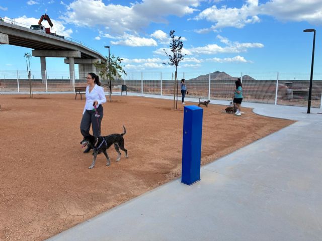 Balsicas ya disfruta de su nuevo parque canino
