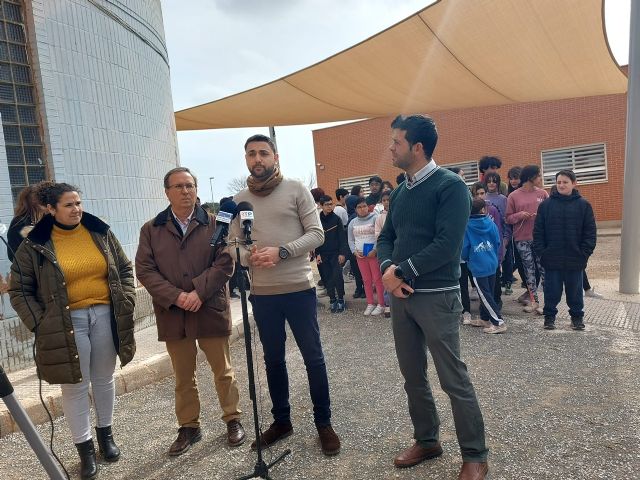 Instalan una nueva pérgola solar que reduce la temperatura para los alumnos del colegio Nuestra Señora de los Dolores