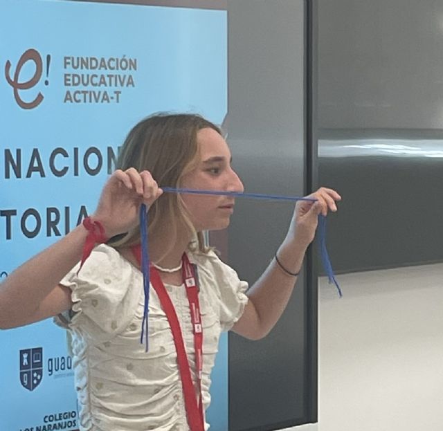 Paloma Donate, talento murciano de Aeternum Club de Debate, se alza con la victoria de la categoría Junior en el Concurso Nacional de Oratoria en inglés