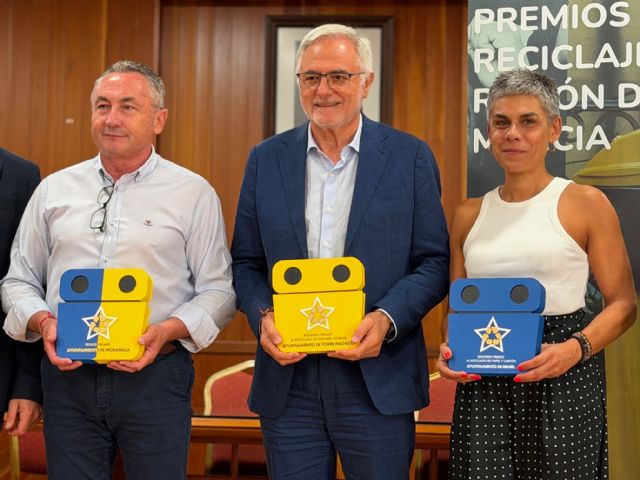 Torre Pacheco recibe el premio al municipio que más ha incrementado el reciclaje de envases ligeros de la Región de Murcia