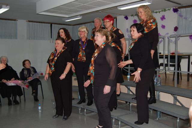 Acto homenaje a mujeres de San Cayetano