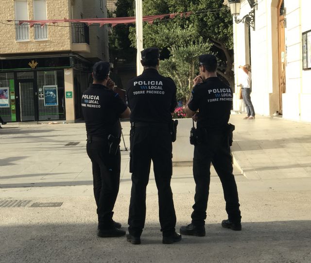 Detenido un individuo por la Policía Local de Torre Pacheco, que fue sorprendido infraganti mientras cometía un robo en un establecimiento