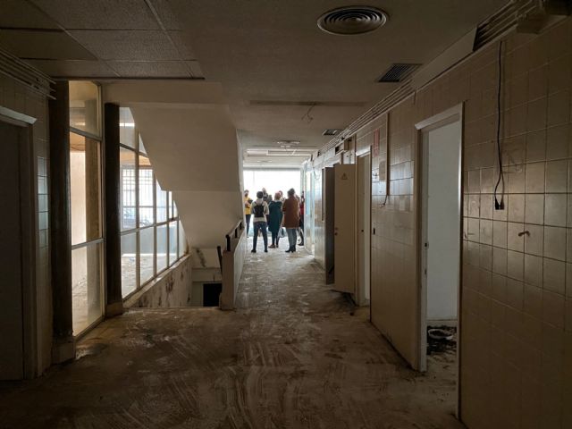 Visita de arquitectos al antiguo edificio Centro de Salud,dentro del concurso de Proyectos PIRED