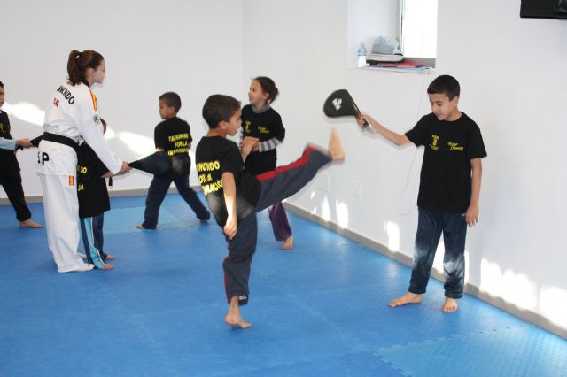 Curso de taekwondo dirigido a menores de origen extranjero residentes en Torre-Pacheco