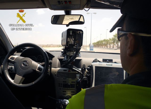 La Guardia Civil detiene a un conductor por circular a 226 km/h