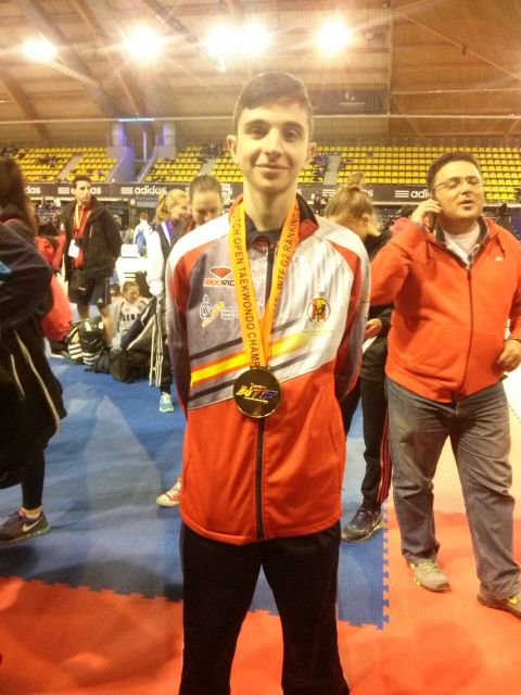 Arturo Gómez se proclama campeón el Open de Holanda de taekwondo