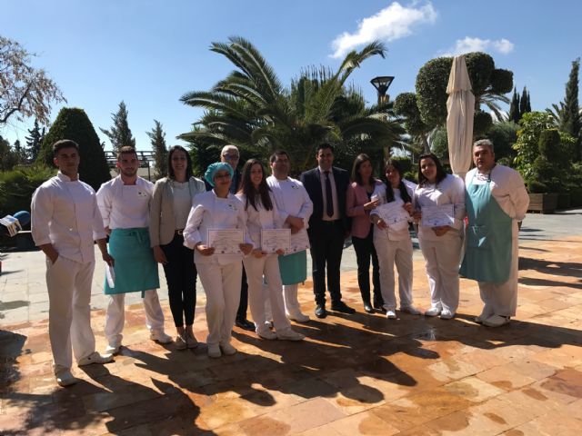 18 jóvenes de Torre-Pacheco beneficiarios de Garantía Juvenil, consiguen un certificado de profesionalidad en operaciones básicas de cocina y de pastelería