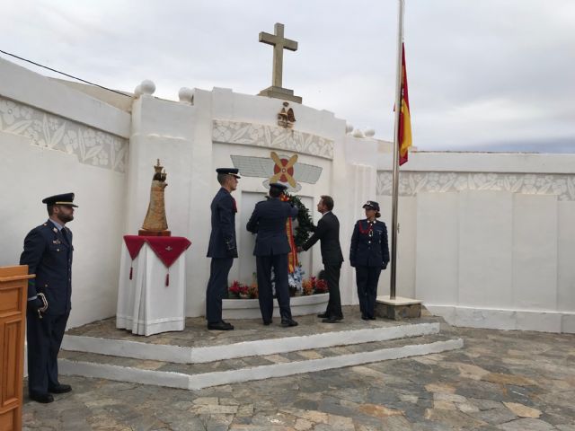 La AGA conmemora el Día de los Caídos por la Patria en el cementerio parroquial de Torre Pacheco