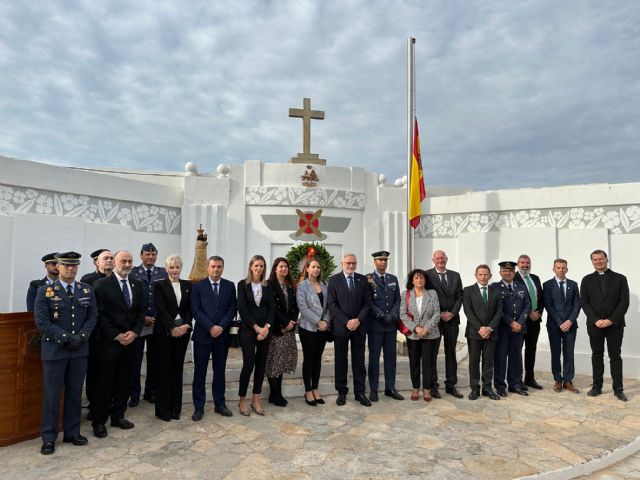 La AGA conmemora el Día de los Caídos por la Patria en el cementerio parroquial de Torre Pacheco un año más