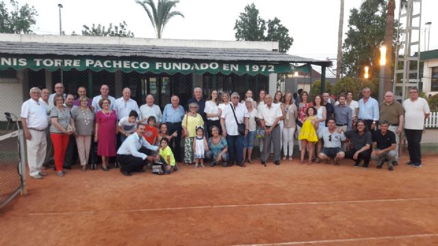 Homenaje al presidente fundador del Club de Tenis de Torre Pacheco y clausura del curso