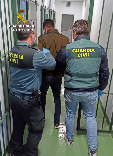 La Guardia Civil detiene a un experimentado delincuente buscado por la justicia