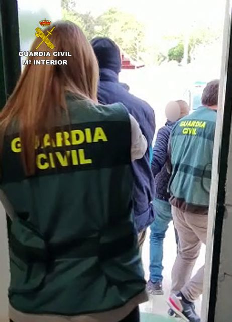 La Guardia Civil esclarece un robo con violencia en Torre Pacheco con la detención de sus dos autores