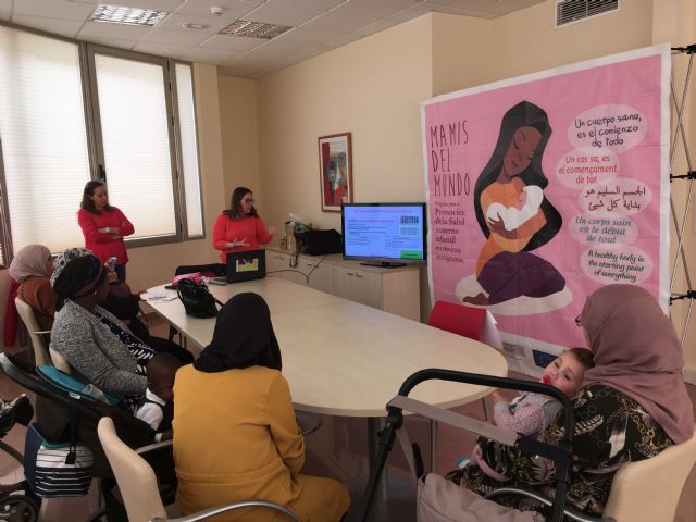 La Concejalía de Servicios Sociales en colaboración con la Asociación Columbares imparten formación a mujeres inmigrantes sobre Salud Materno Infantil