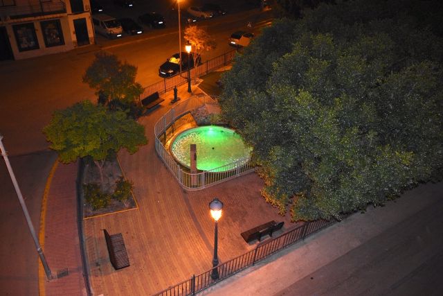 Torre Pacheco se ilumina de verde en agradecimiento a los equipos sanitarios