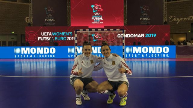 Consu y Mayte del Jimbee en la Euro Futsal de Portugal