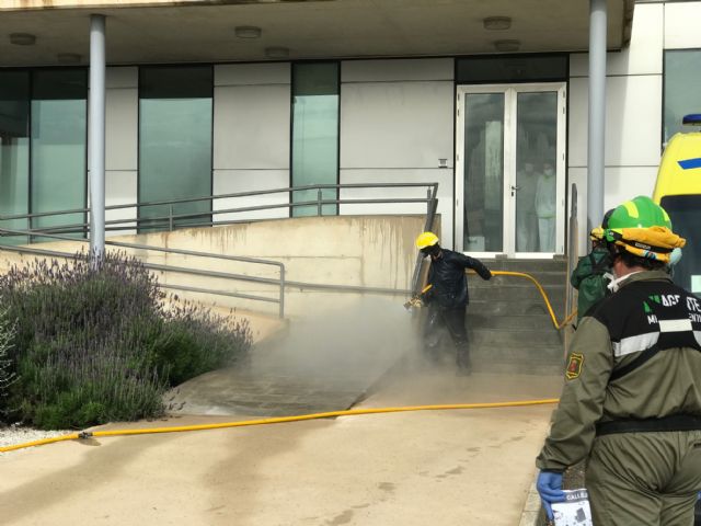 Brigadas Forestales se desplazan a Torre Pacheco para realizar labores de limpieza y desinfección