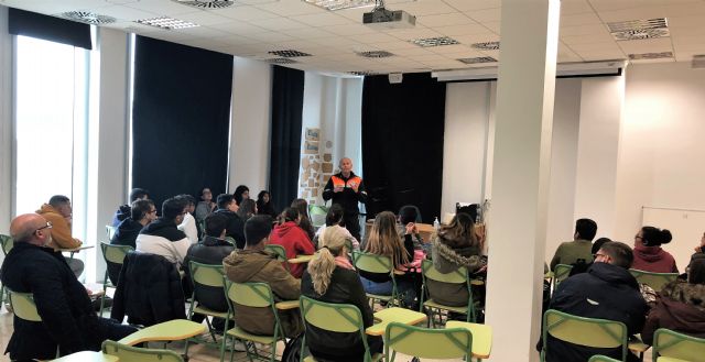 Protección Civil de Torre Pacheco imparte formación en primeros auxilios a alumnos del Instituto Gerardo Molina