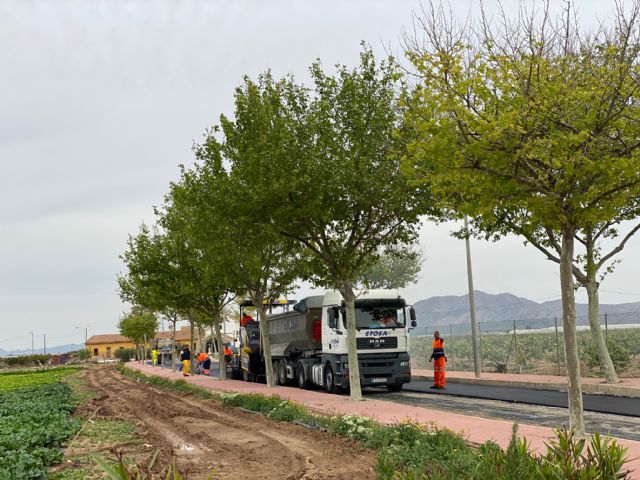 Trabajos de asfaltado en Santa Rosalía