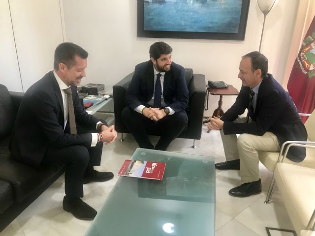 López Miras se reúne con el director gerente del Palacio de Ferias y Exposiciones de la Región (Ifepa)
