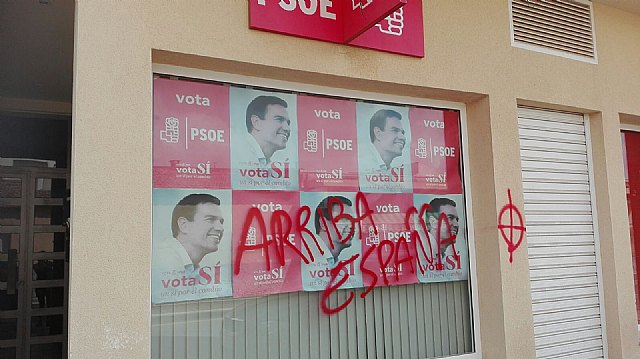 El PSOE de Torre Pacheco condena la aparición de pintadas fascistas en su sede