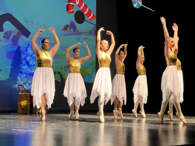 Espectacular puesta en escena de las alumnas de la Escuela Municipal de Danza de Torre Pacheco