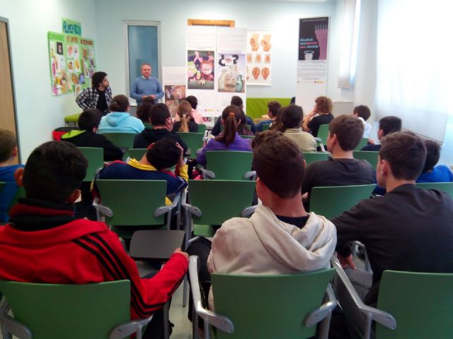 150 alumnos de Secundaria visitan el Centro de Salud de Torre-Pacheco