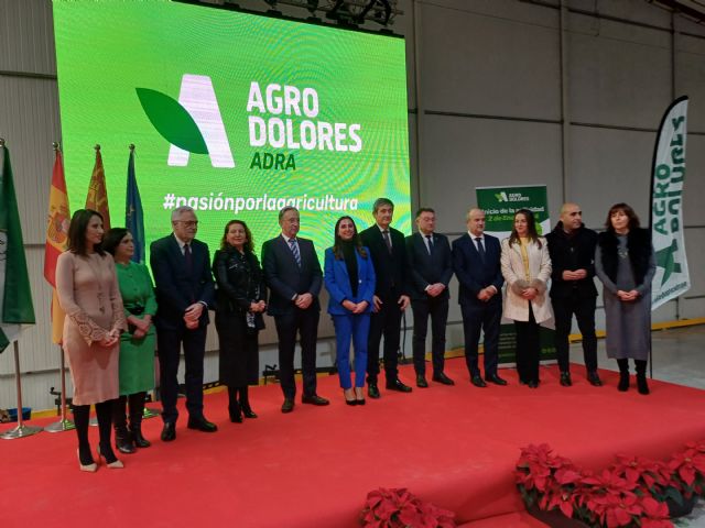 Sara participa en la inauguración de las nuevas instalaciones de Agrodolores en Adra
